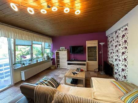 Wohnzimmer - Zweifamilienhaus in 66701 Beckingen mit 129m² kaufen