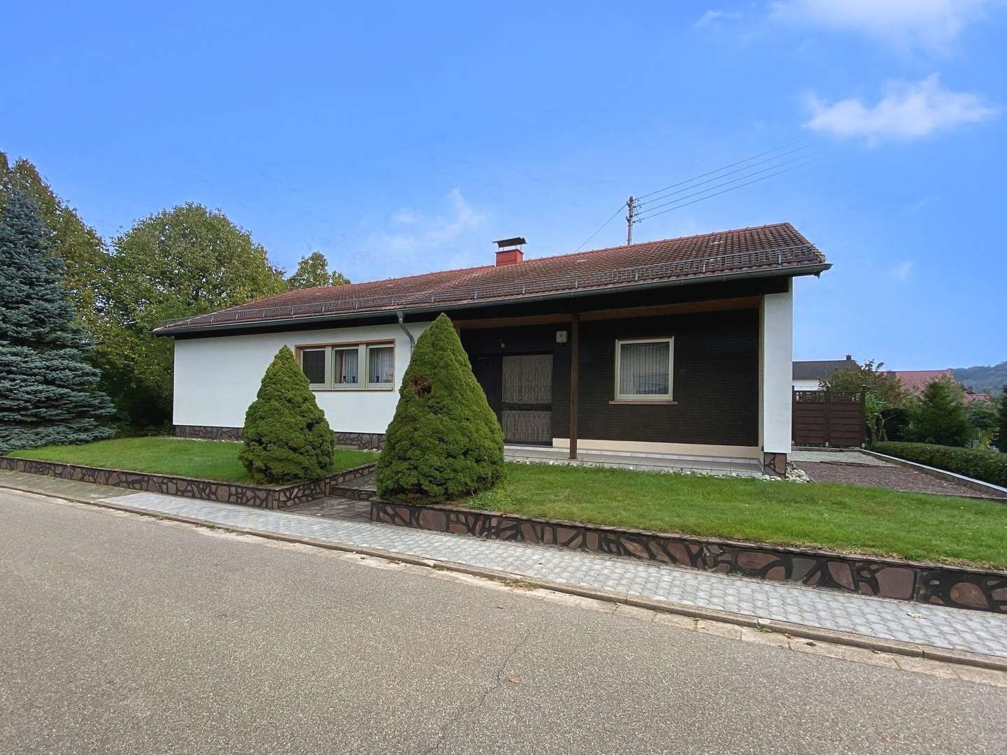 Vorderansicht - Bungalow in 66780 Rehlingen-Siersburg mit 144m² kaufen