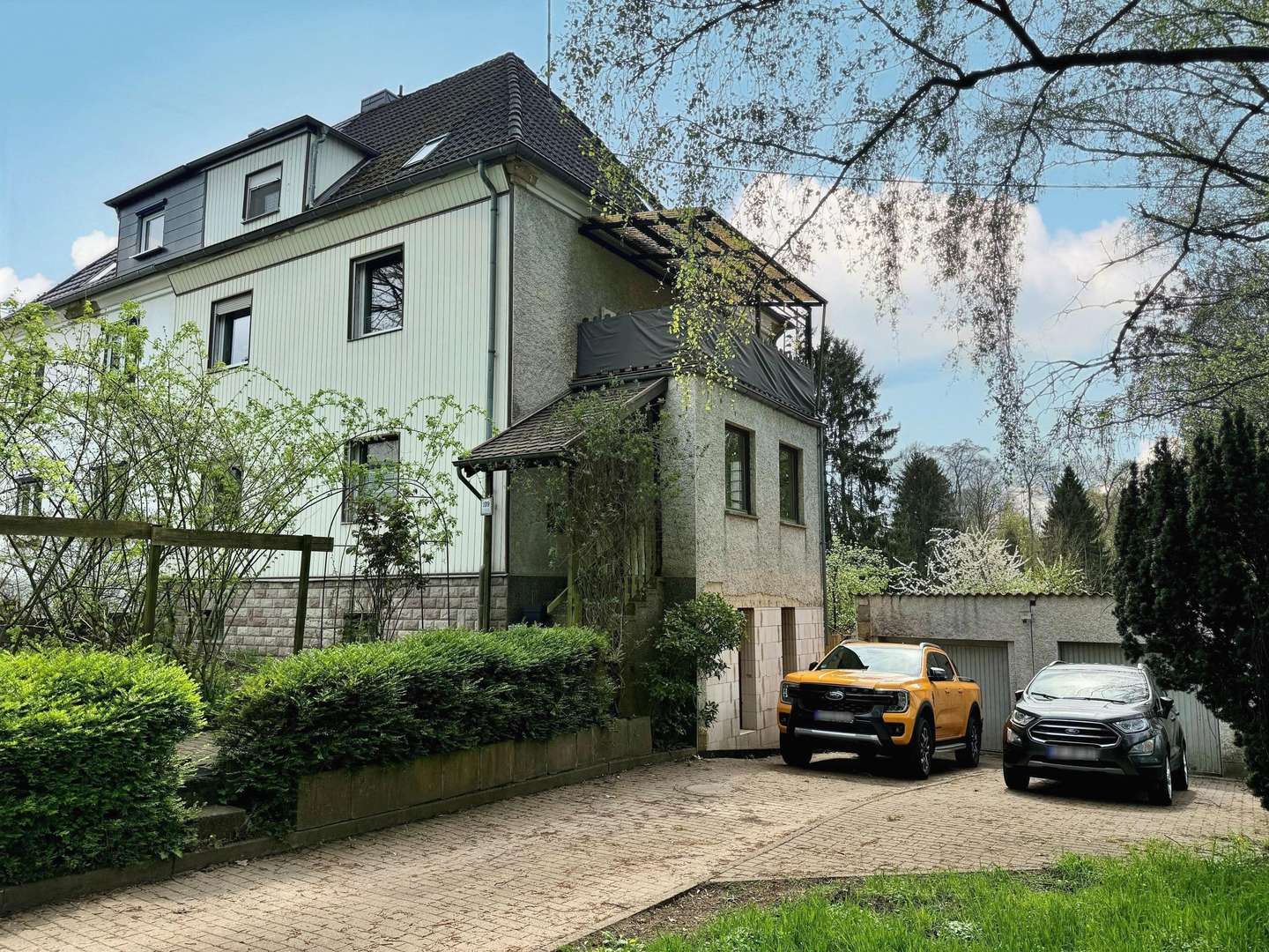 Außenansicht - Zweifamilienhaus in 66132 Saarbrücken mit 160m² kaufen