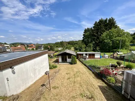 Schöne Doppelhaushälfte mit Weitblick in Steinbach