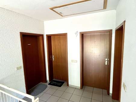 Treppenhaus  - Dachgeschosswohnung in 66663 Merzig mit 68m² kaufen