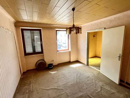 Wohnzimmer - Einfamilienhaus in 66663 Merzig mit 140m² kaufen