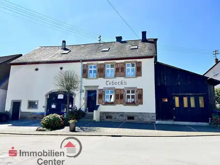 Gastronomiebetrieb mit Wohnungen in Wadern - Wadrilltal