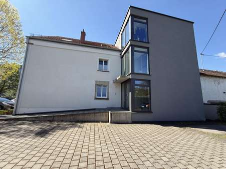 Seitenansicht Seitenansicht - Mehrfamilienhaus in 66679 Losheim mit 411m² als Kapitalanlage kaufen