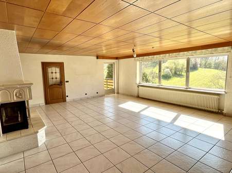 Wohnzimmer - Einfamilienhaus in 66701 Beckingen mit 240m² kaufen