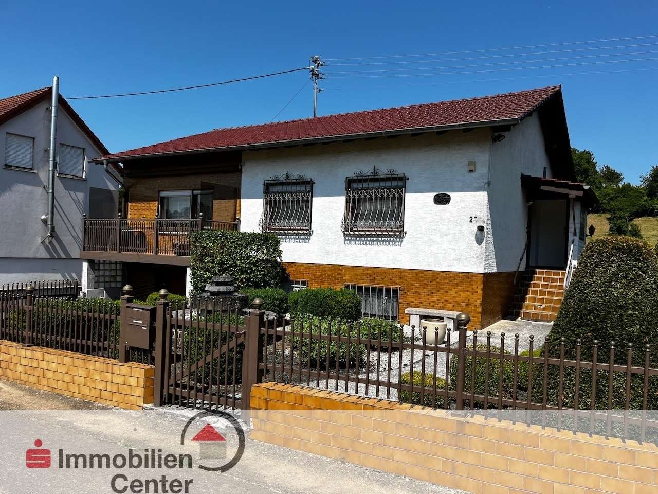 Außenansicht Außenansicht - Einfamilienhaus in 66706 Perl mit 190m² kaufen