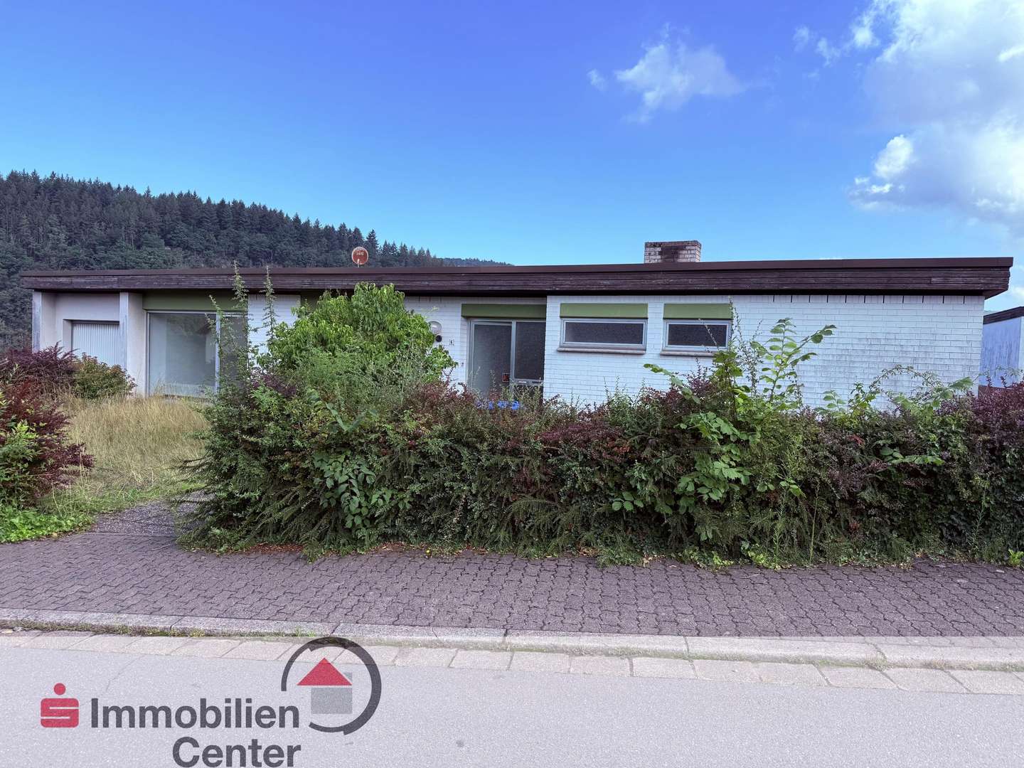 Außenansicht Außenansicht - Einfamilienhaus in 66693 Mettlach mit 230m² kaufen
