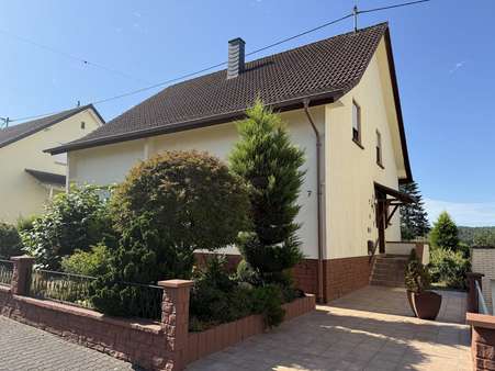 Vorderansicht Vorderansicht - Einfamilienhaus in 66679 Losheim mit 160m² kaufen