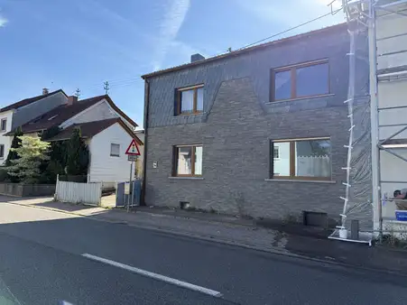 Einfamilienhaus in Brotdorf!