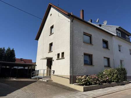 Straßenansicht Straßenansicht - Einfamilienhaus in 66679 Losheim mit 140m² kaufen
