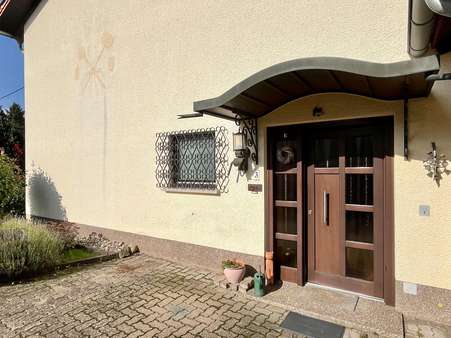 Eingangsseite Eingangsseite - Einfamilienhaus in 66663 Merzig mit 215m² kaufen