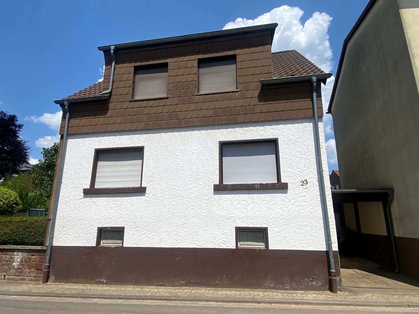 Straßenansicht - Zweifamilienhaus in 66440 Blieskastel mit 155m² kaufen