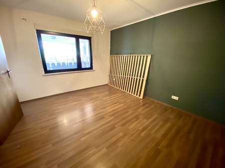 Zimmer im EG - Zweifamilienhaus in 66440 Blieskastel mit 155m² kaufen