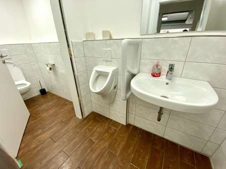 WC Herren Ladenlokal - Mehrfamilienhaus in 66440 Blieskastel mit 485m² kaufen