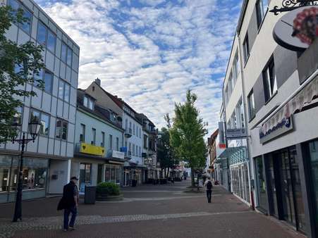 Blick in die Straße - Grundstück in 66424 Homburg mit 2021m² kaufen