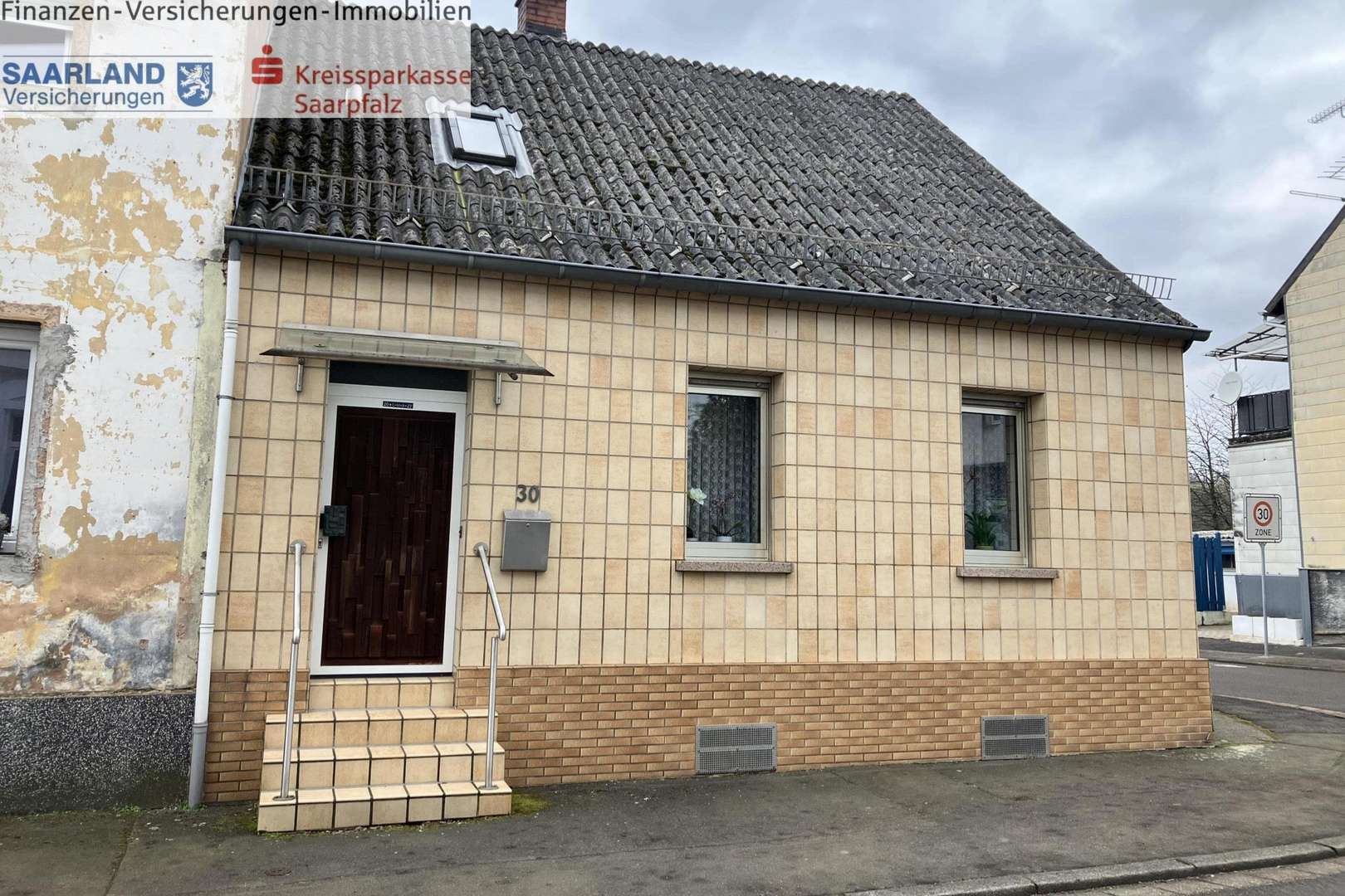 Strassenansicht Strassenansicht - Einfamilienhaus in 66424 Homburg mit 125m² kaufen