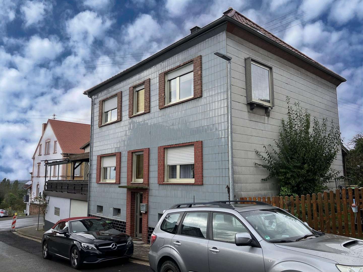 Strassenansicht  - Zweifamilienhaus in 66450 Bexbach mit 150m² kaufen