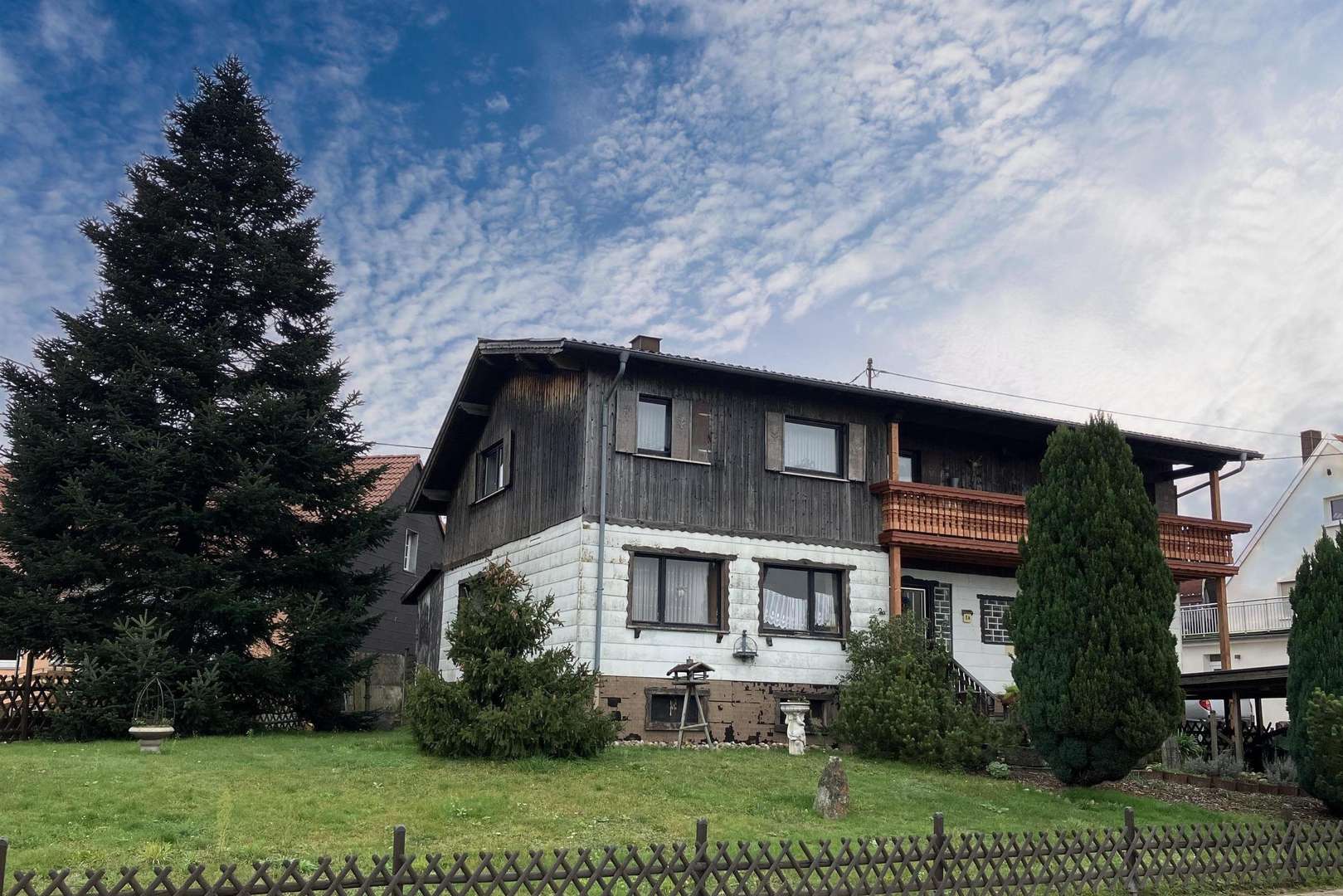 Straßenansicht - Einfamilienhaus in 66450 Bexbach mit 200m² kaufen
