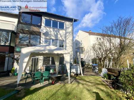 Gebäuderückansicht - Zweifamilienhaus in 66386 St. Ingbert mit 180m² kaufen