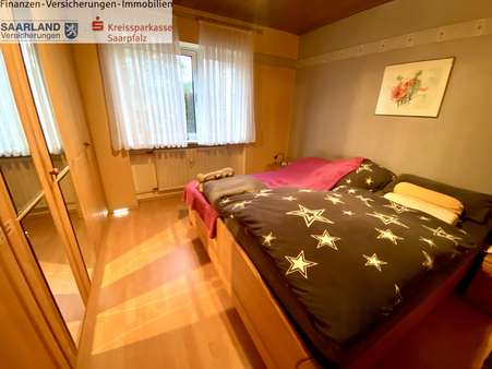 Schlafzimmer EG - Zweifamilienhaus in 66386 St. Ingbert mit 180m² kaufen