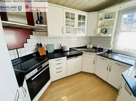 Küche mit Einbauküche Küche mit Einbauküche - Zweifamilienhaus in 66399 Mandelbachtal mit 210m² kaufen