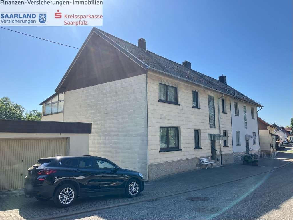 Straßenansicht - Zweifamilienhaus in 66450 Bexbach mit 180m² kaufen