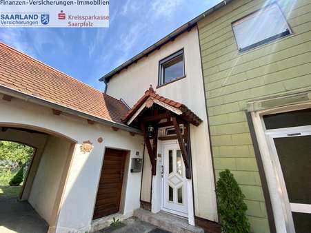 Front/Eingnangsbereich Front/Eingnangsbereich - Reiheneckhaus in 66453 Gersheim mit 98m² kaufen