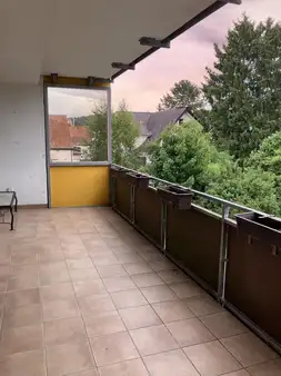 Nähe Waldstadion - geräumige helle 4 Zi.-ETW mit Garage