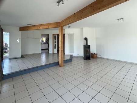 Geräumiger heller Wohnbereich Geräumiger heller Wohnbereich - Einfamilienhaus in 66424 Homburg mit 210m² kaufen