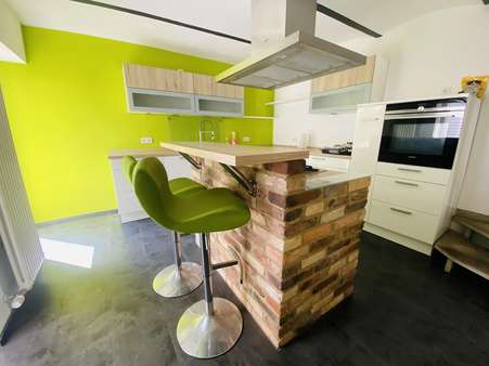 Küche mit Einbauküche Küche mit Einbauküche - Einfamilienhaus in 66386 St. Ingbert mit 230m² kaufen