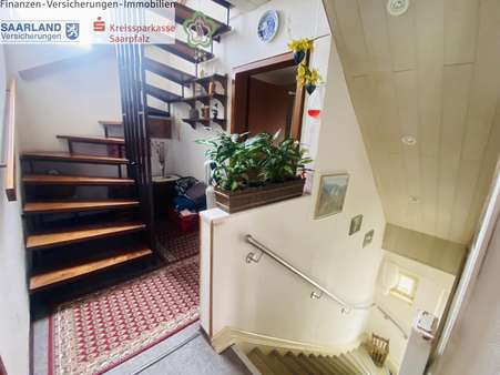 Treppenhaus OG zu DG Treppenhaus OG zu DG - Einfamilienhaus in 66386 St. Ingbert mit 210m² kaufen