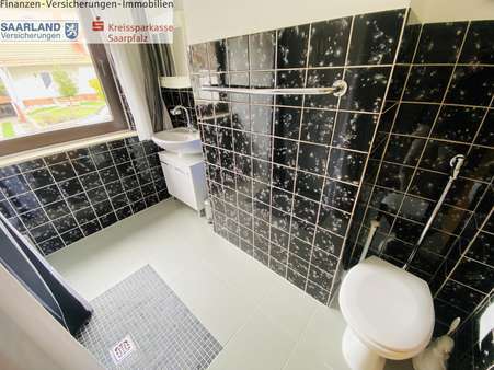 Teilansicht Duschbad EG - Einfamilienhaus in 66386 St. Ingbert mit 142m² kaufen