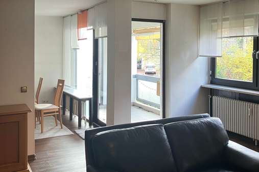 Wohnzimmer/ Esszimmer /Balkon - Erdgeschosswohnung in 66424 Homburg mit 110m² kaufen