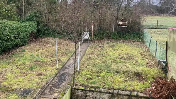 Handwerkerhaus zum Sanieren mit hübschen Garten - Nähe Volkshaus