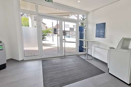 Eingang Innenansicht - Ladenlokal in 71272 Renningen mit 197m² kaufen