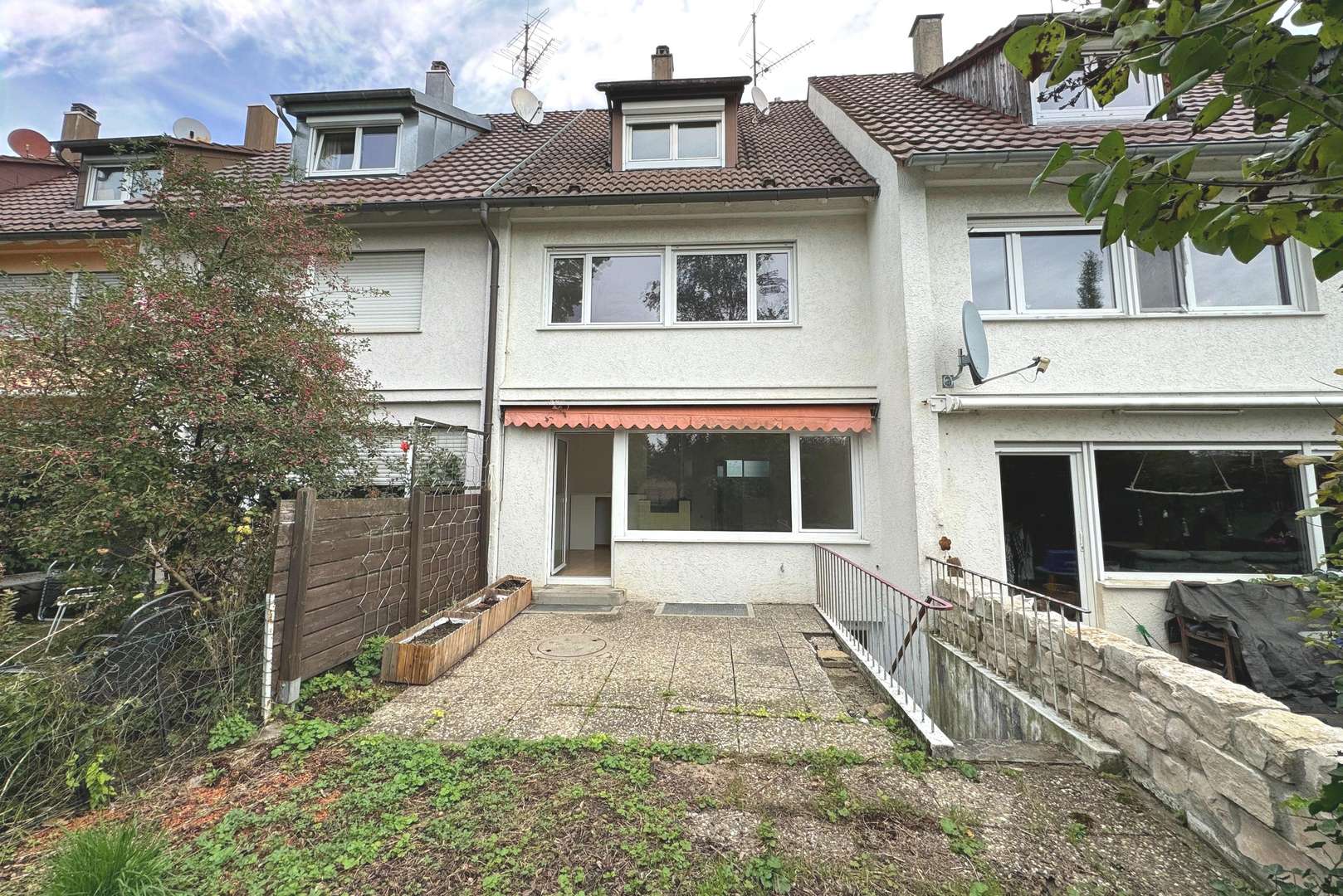 Hausansicht - Reihenmittelhaus in 70439 Stuttgart mit 127m² kaufen