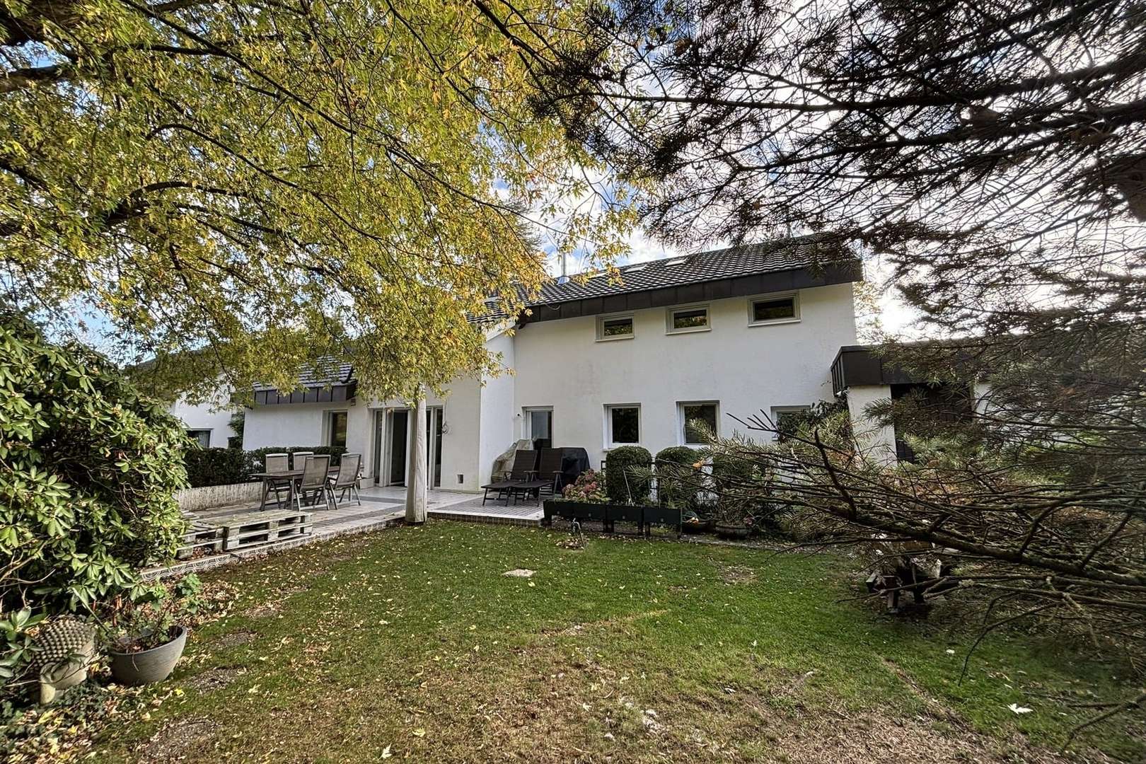 Gartenansicht - Villa in 73230 Kirchheim mit 334m² kaufen