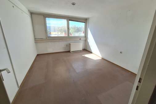 Schlafzimmer - Etagenwohnung in 70565 Stuttgart mit 59m² kaufen
