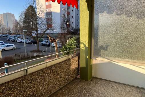 Balkon mit Verglasung - Erdgeschosswohnung in 70378 Stuttgart mit 69m² kaufen