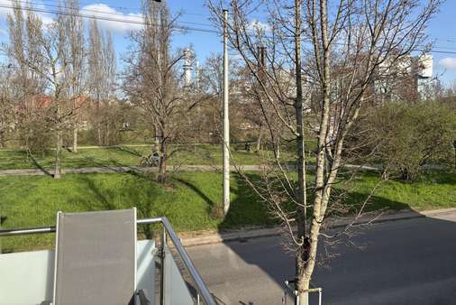 Blick vom Balkon - Etagenwohnung in 70372 Stuttgart mit 56m² kaufen