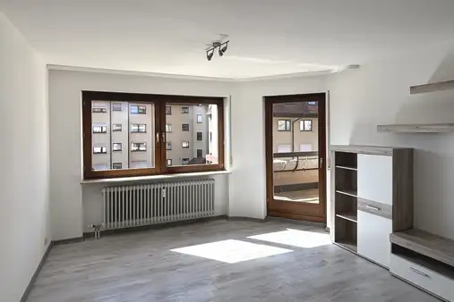 Frei: 2-Zimmer-Eigentumswohnung mit Balkon und TG-Stellplatz