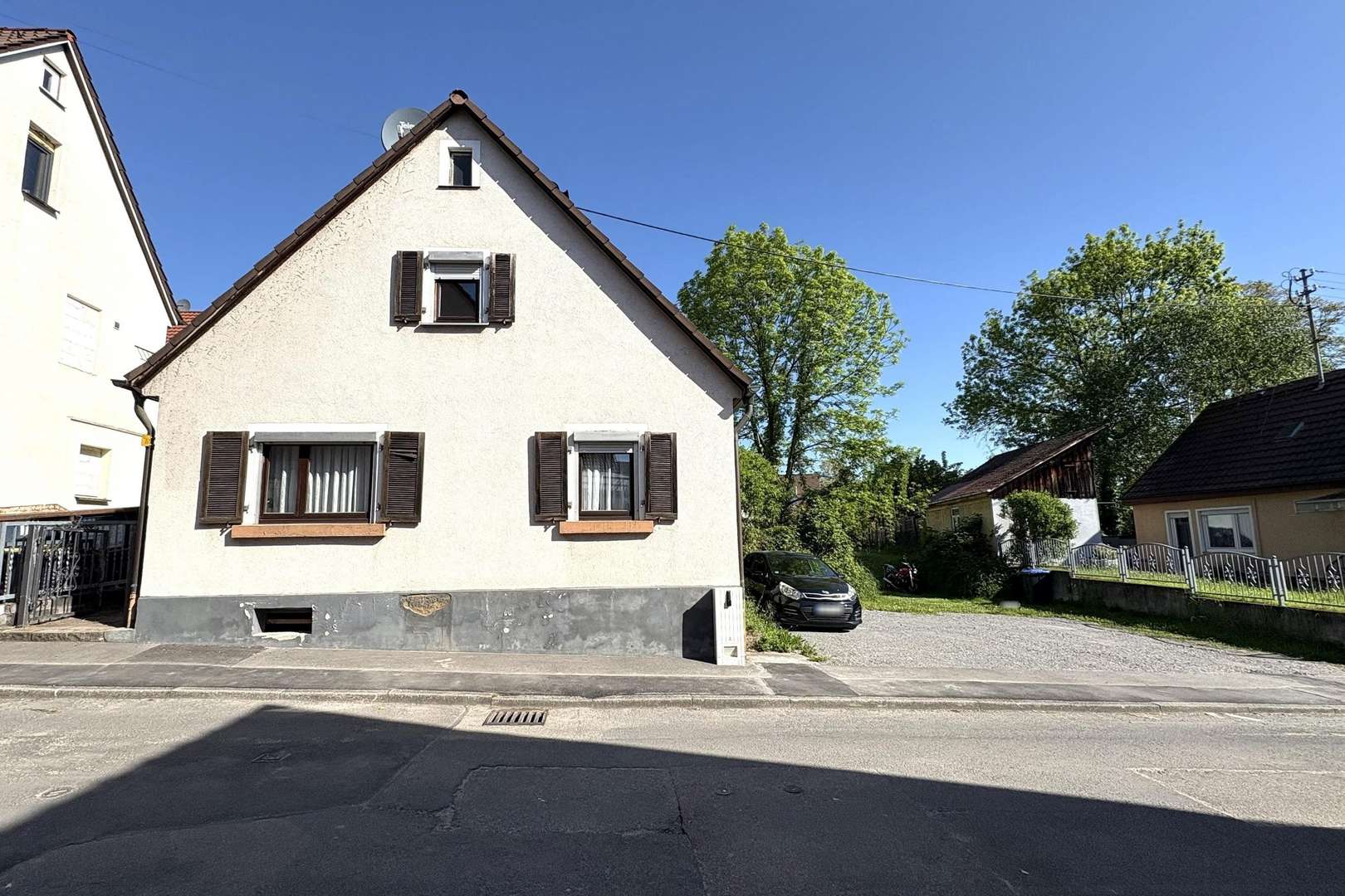 Hausansicht Straße Hausansicht Straße - Einfamilienhaus in 74080 Heilbronn mit 95m² kaufen