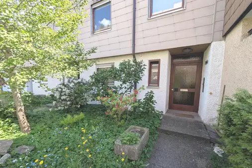 Geräumiges 1-Fam.-Reihenmittelhaus mit zwei Tiefgaragenstellplätzen in ruhiger Wohnlage!