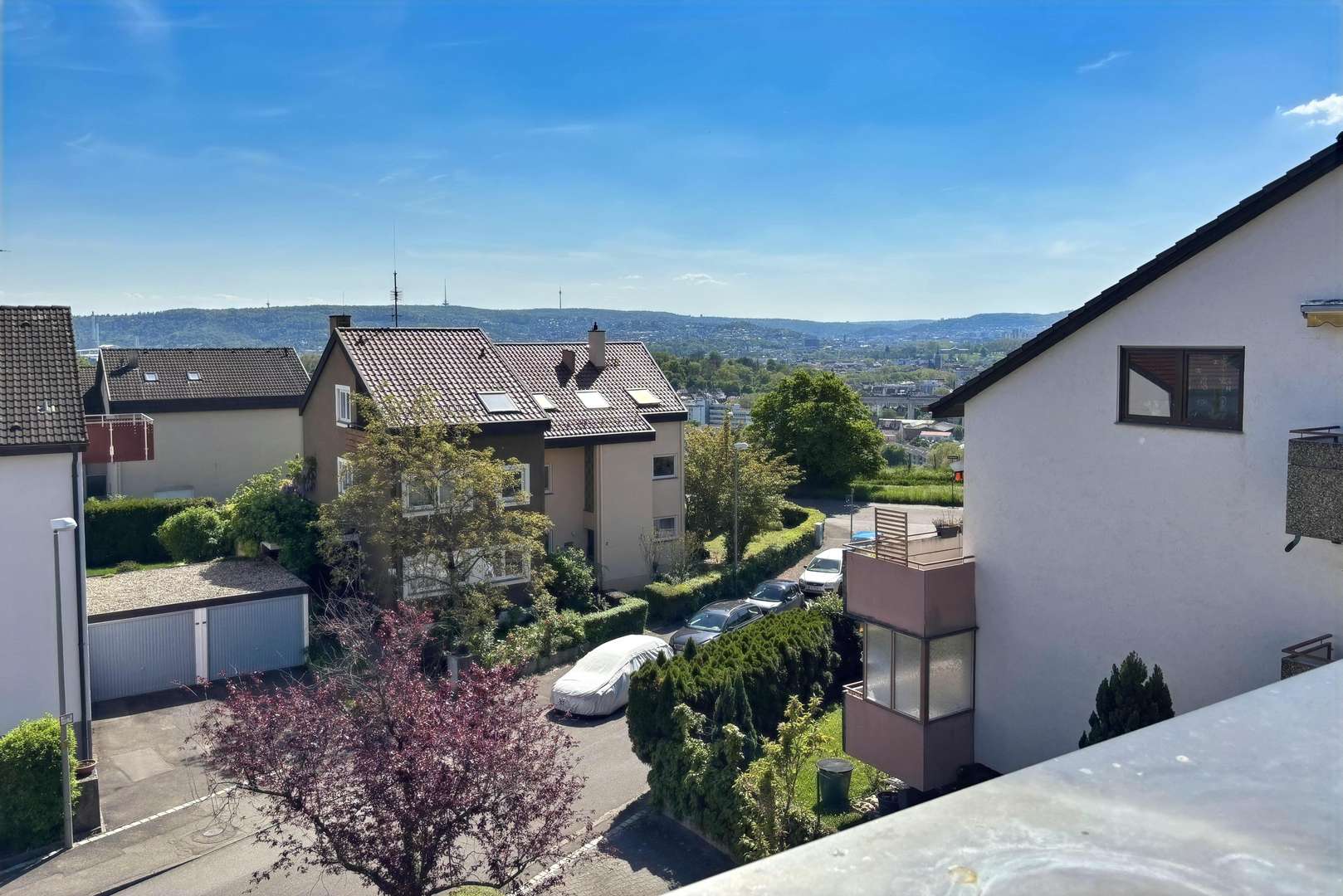 Blick von der Dachterrasse Blick von der Dachterrasse - Dachgeschosswohnung in 70374 Stuttgart mit 90m² kaufen