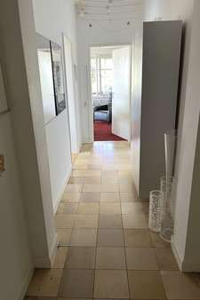 Flur Erdgeschoss - Zweifamilienhaus in 70192 Stuttgart mit 304m² kaufen