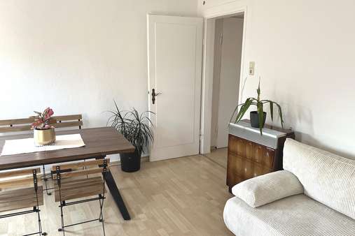 Wohn- und Essbereich - Dachgeschosswohnung in 70191 Stuttgart mit 56m² kaufen