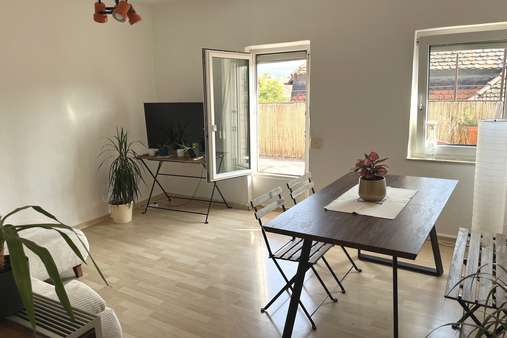 Wohn- und Essbereich - Dachgeschosswohnung in 70191 Stuttgart mit 56m² kaufen