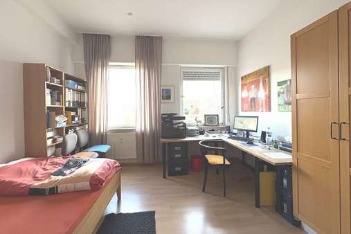 Schlafzimmer 2. OG rechts Schlafzimmer 2. OG rechts - Mehrfamilienhaus in 74072 Heilbronn mit 626m² kaufen