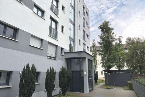 Ansicht Eingangsbereich Ansicht Eingangsbereich - Etagenwohnung in 71065 Sindelfingen mit 85m² kaufen