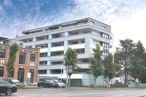 Gebäudeansicht Straßenseite Gebäudeansicht Straßenseite - Etagenwohnung in 71065 Sindelfingen mit 85m² kaufen